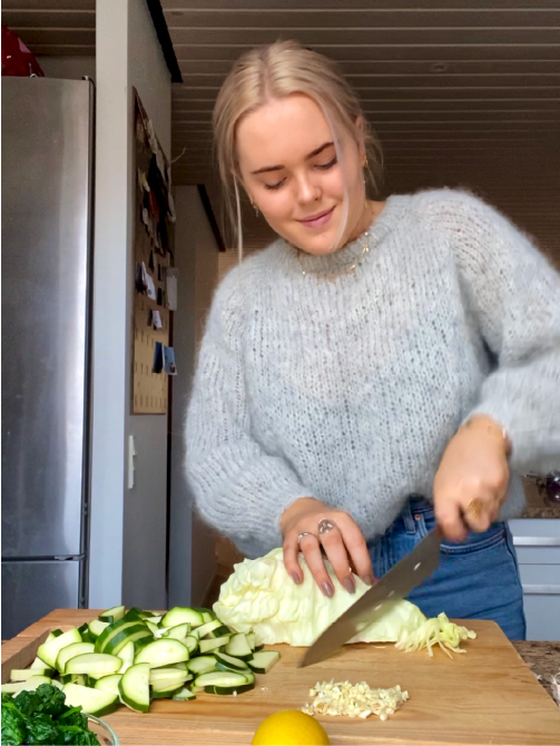 Mia Emilie Persson laver mad